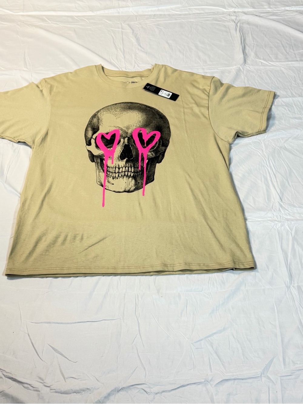 NWT Fashion Nova Eternal Love Skull Tee Women L Sand Pink Heart Eyes P24